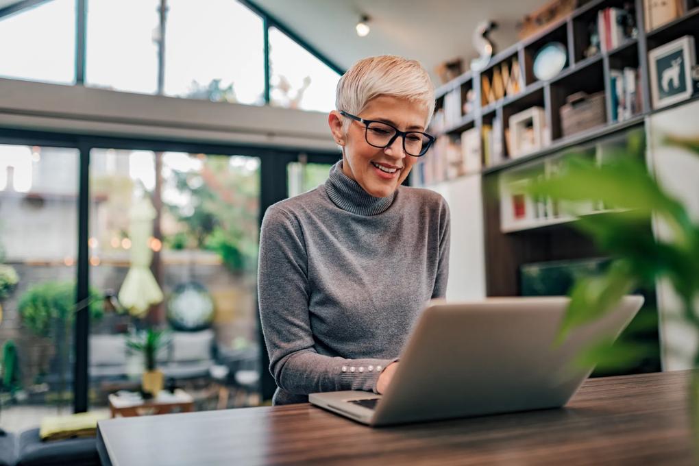 Women working on laptop